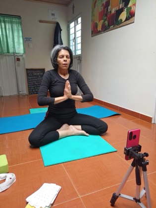 Lucía, insegnante di yoga